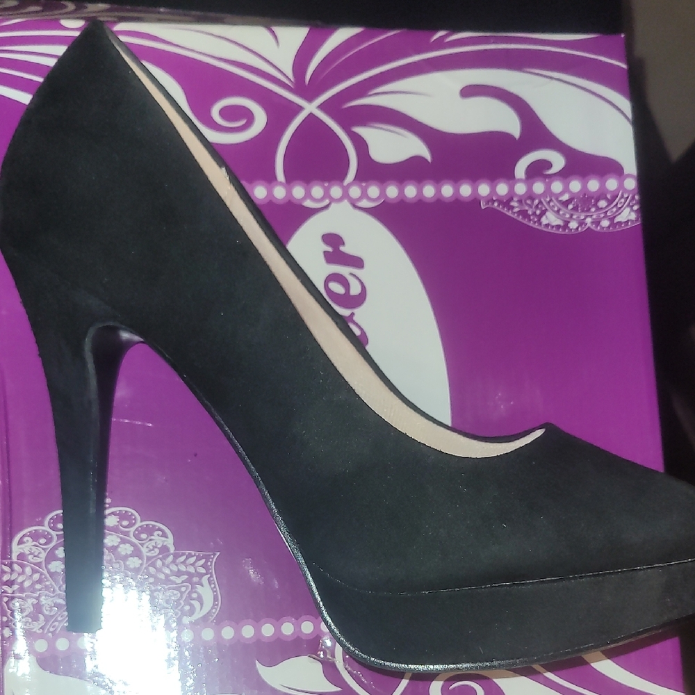 Forever 21 Black Suede Platform Stiletto Pumps